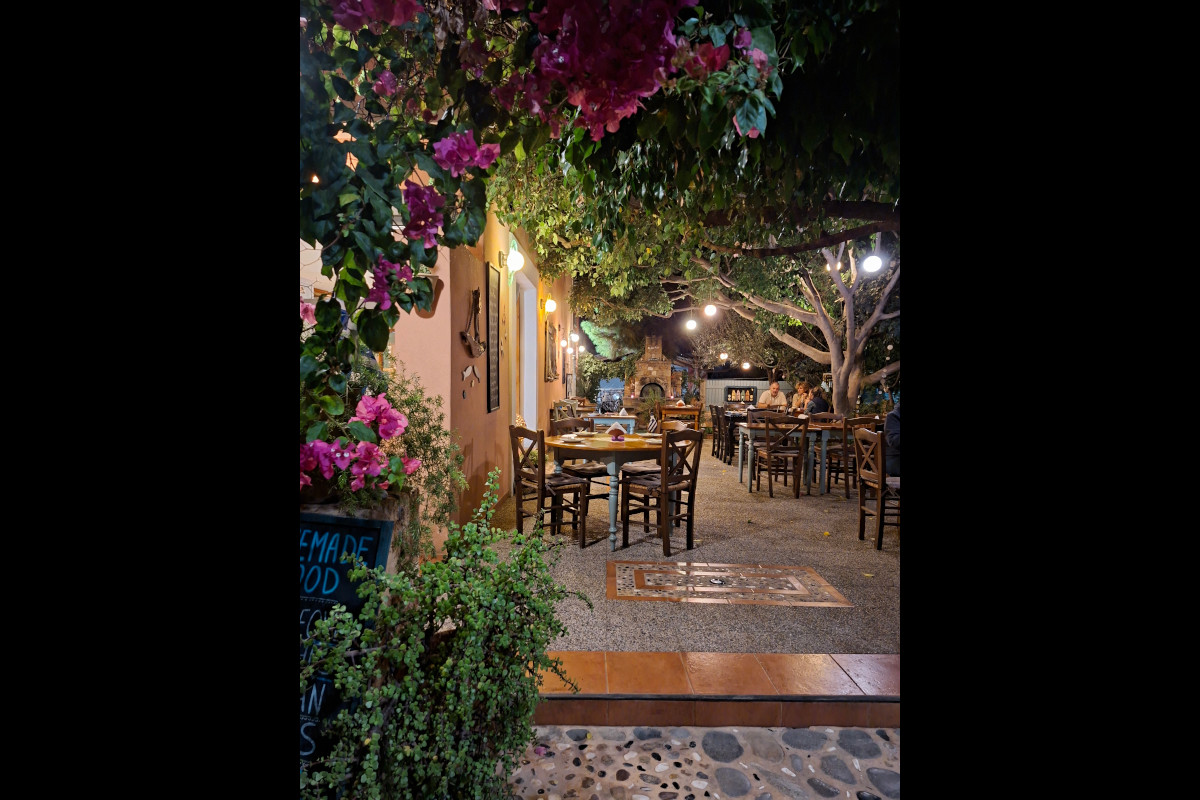 Taverna Milos