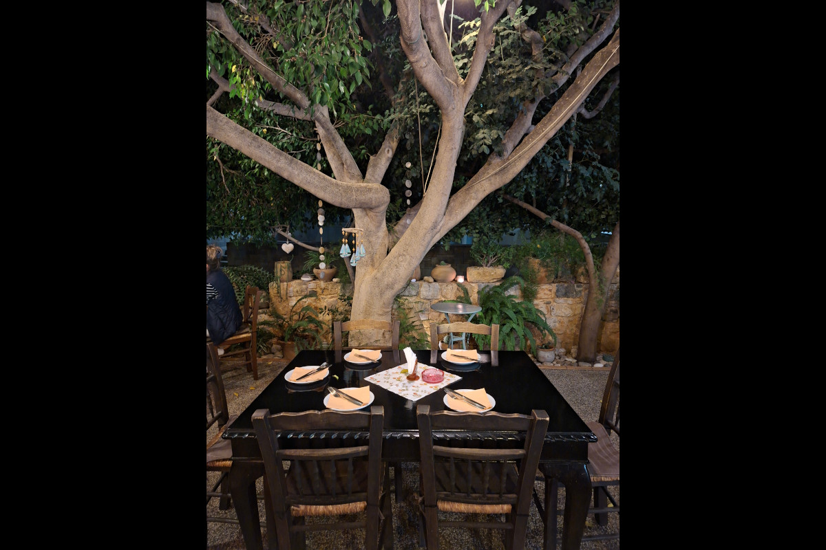 Taverna Milos