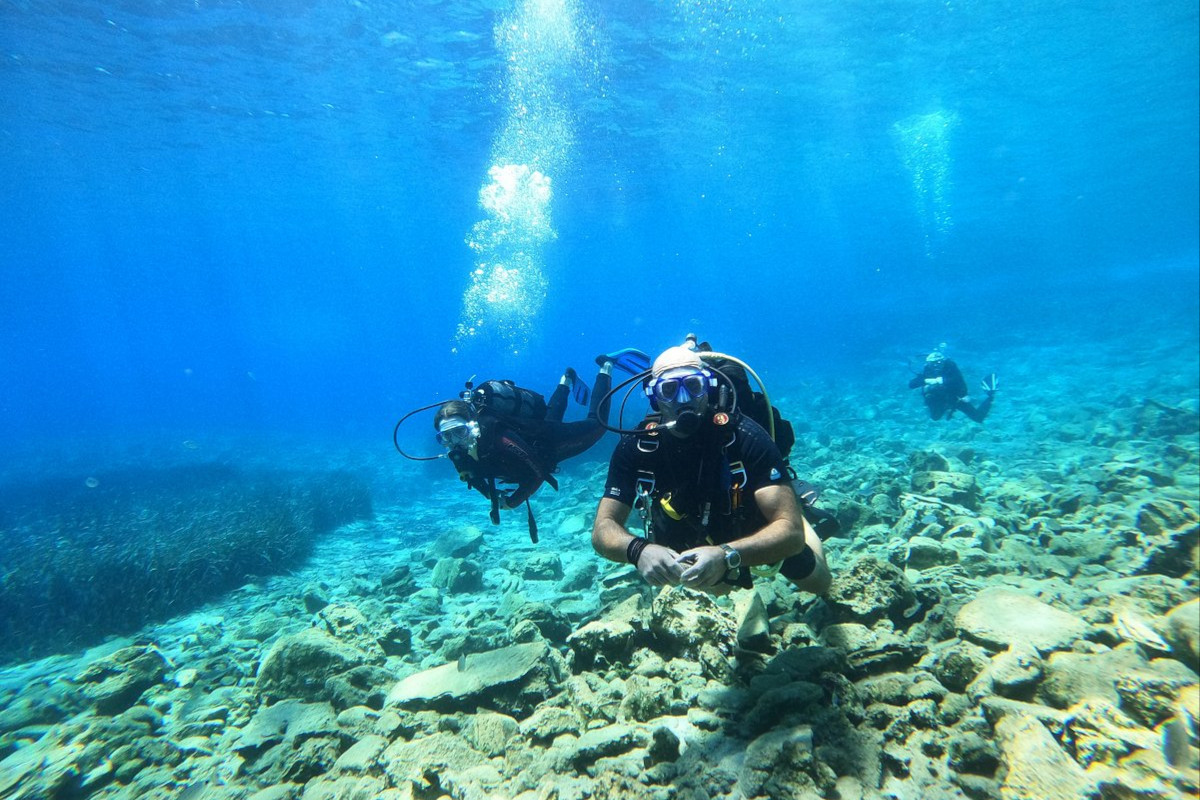 Agios Nikolaos: Beginner Scuba Diving Experience in Confined Open Water with Instructor